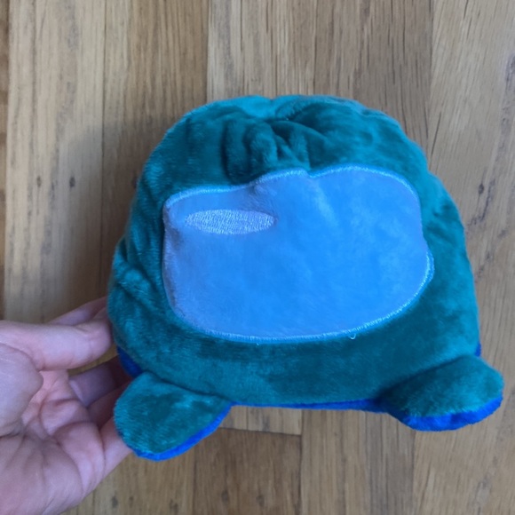 Reversible Among us stuffed toy - Picture 3 of 3